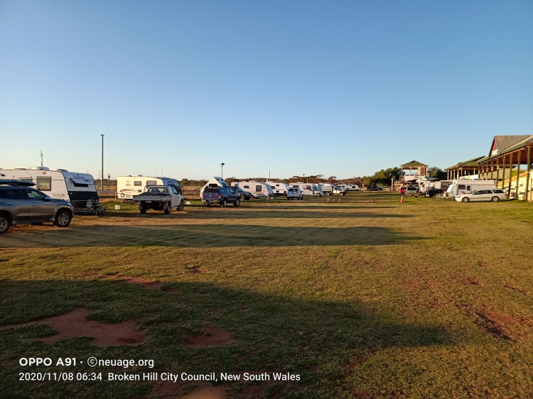 Broken Hill Racecourse Caravan Camping